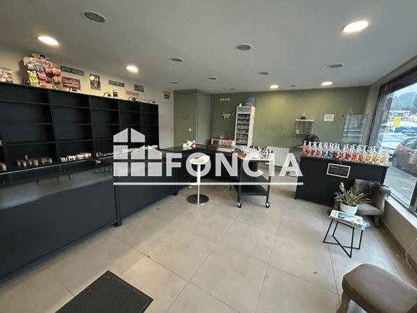 Location Local commercial 1 pièce 60.92 m² - 22 AVENUE BERTHELOT Vienne 38200