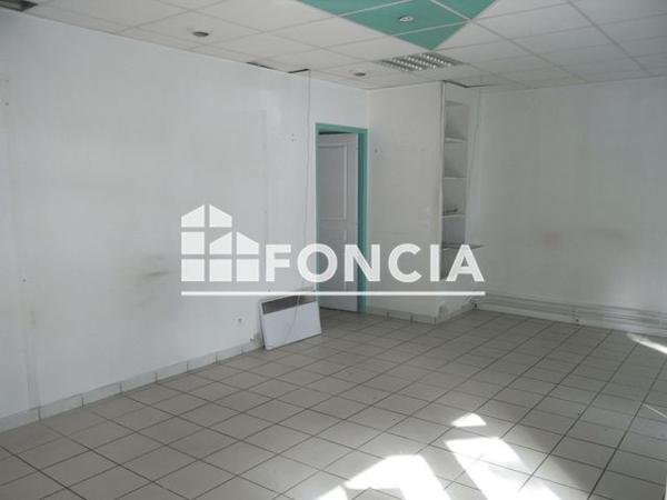 Location Local commercial 1 pièce 60.92 m² - 22 AVENUE BERTHELOT Vienne 38200