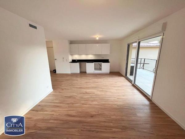 Appartement à louer 3 pièces 69.77m²