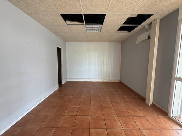 JARRY - Local d'activité ou bureau accès PMR