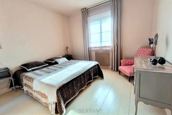 MAISON JOLIMENT RENOVEE EN CENTRE VILLE AVEC JARDIN ET PISCINE