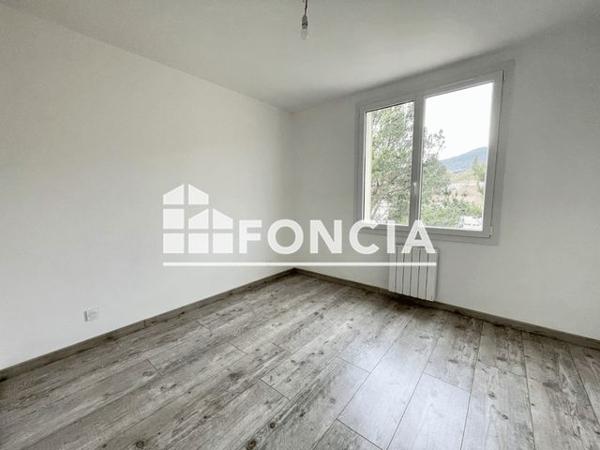 Location Appartement 3 pièces 67.41 m² - RUE SAINTE VICTOIRE Volx 04130