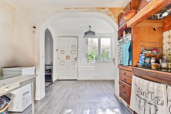 Maison - Secteur Boileaux - 110m2 - Rénovation à prévoir - Garage - Plan de cuques 13380