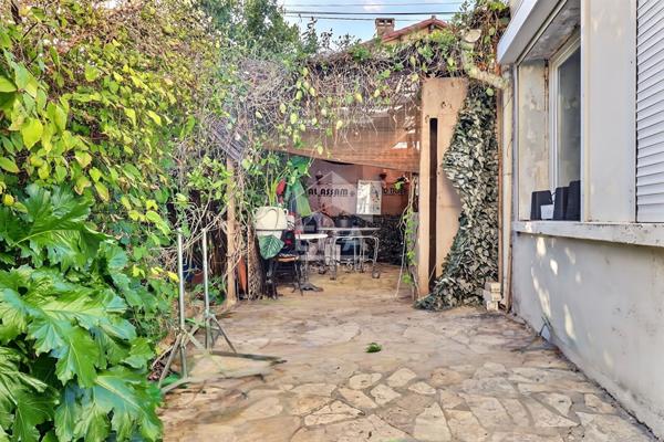 Maison - Secteur Boileaux - 110m2 - Rénovation à prévoir - Garage - Plan de cuques 13380