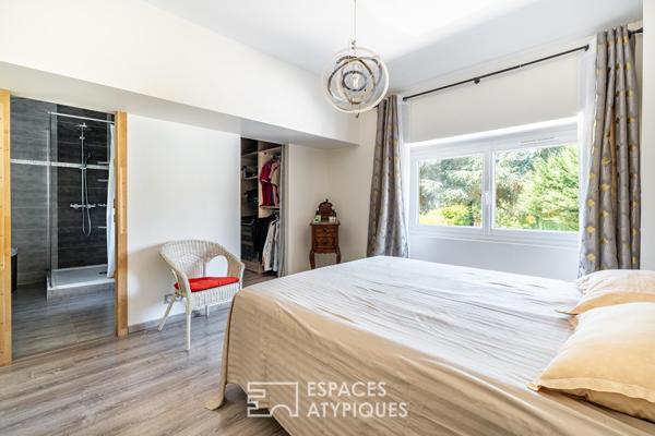 Appartement avec terrasse dans les dépendances d’une ancienne bâtisse