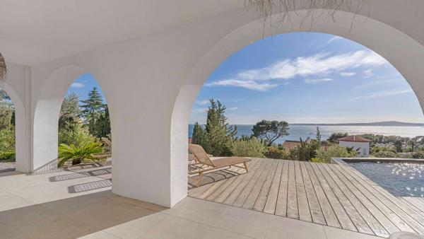 Vente Villa de luxe Les Issambres 6 Pièces 230 m²
