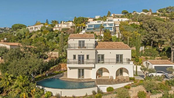 Vente Villa de luxe Les Issambres 6 Pièces 230 m²