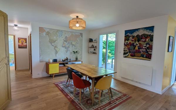 Maison à louer    5 pièces •  Éveux