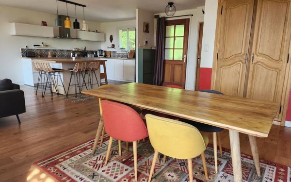Maison à louer    5 pièces •  Éveux