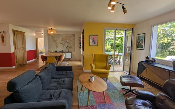 Maison à louer    5 pièces •  Éveux