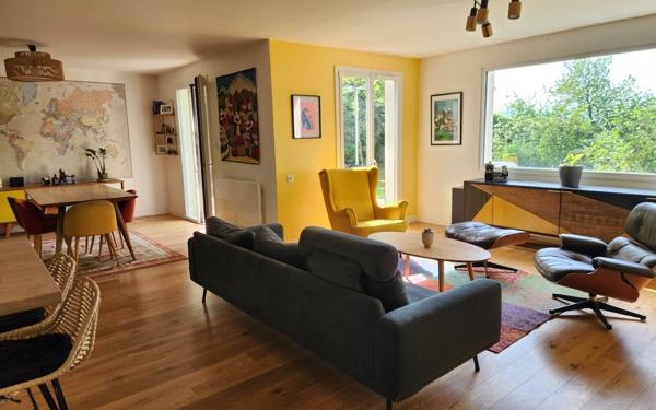 Maison à louer    5 pièces •  Éveux
