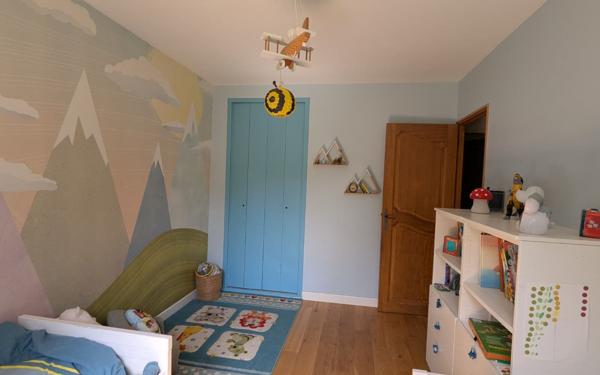 Maison à louer    5 pièces •  Éveux