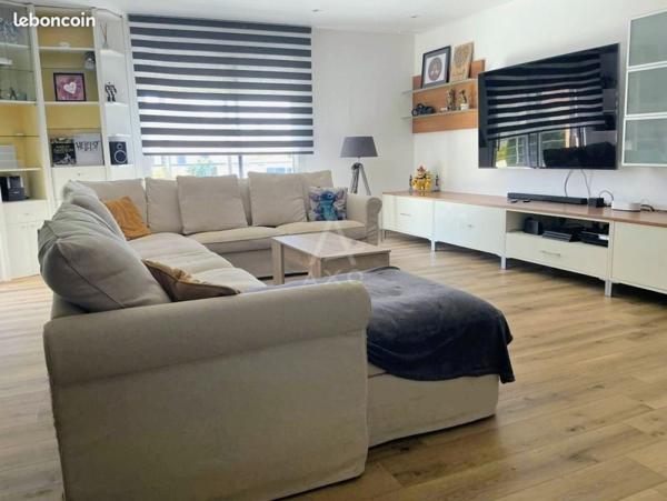 PAVILLON 5 CHAMBRES AVEC PISCINE