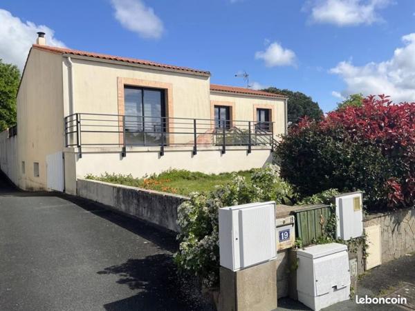 PAVILLON 5 CHAMBRES AVEC PISCINE