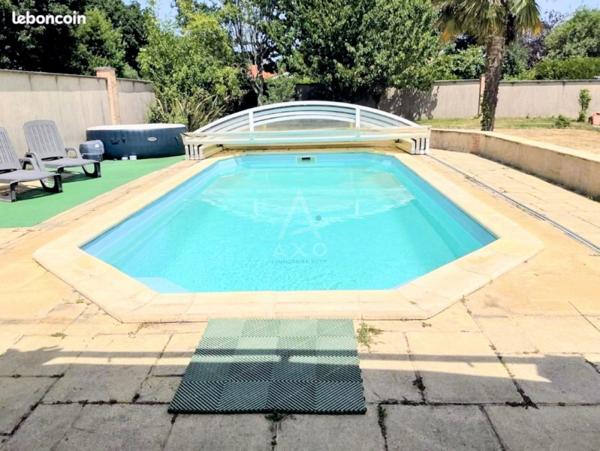 PAVILLON 5 CHAMBRES AVEC PISCINE