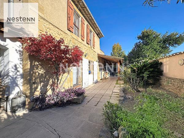 MIRAMAS ?Maison en pierre de taille d'environ 140 m² avec piscine + studio indépendant