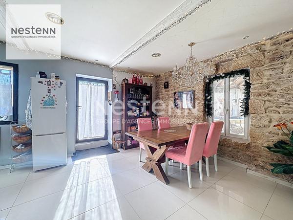 MIRAMAS ?Maison en pierre de taille d'environ 140 m² avec piscine + studio indépendant