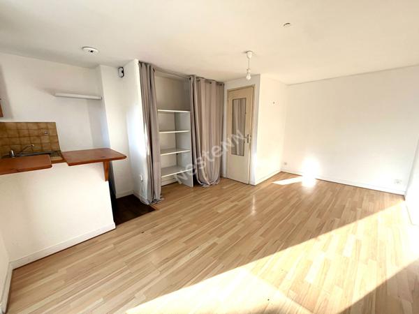 RENNES - APPARTEMENT T1 - THABOR - PARKING PRIVATIF - LUMINEUX