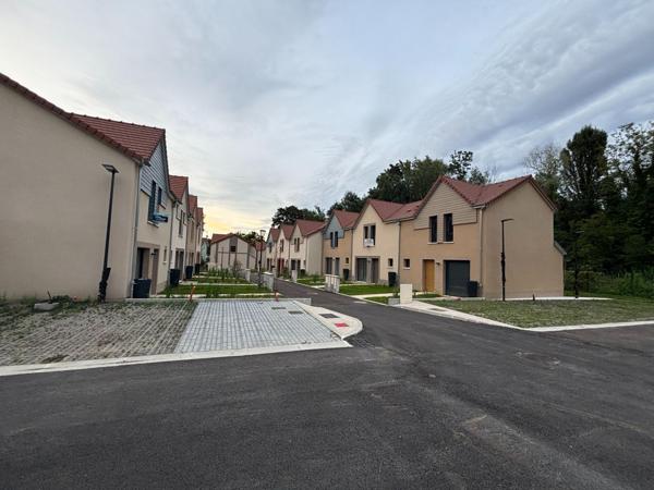 EN CENTRE DE VILLE LA QUEUE EN BRIE