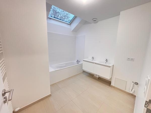 EN CENTRE DE VILLE LA QUEUE EN BRIE