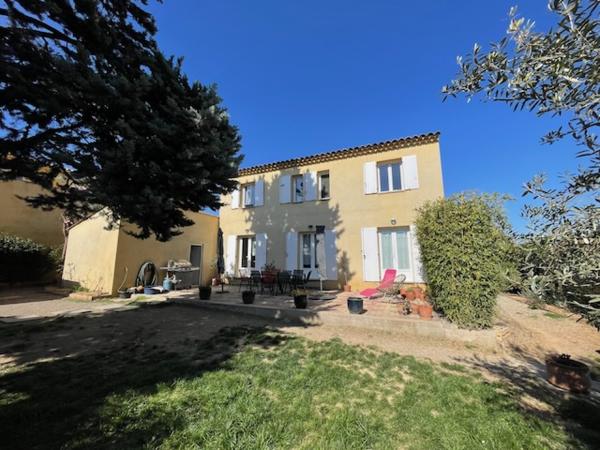 MAISON T6 AVEC JARDIN ET GARAGE