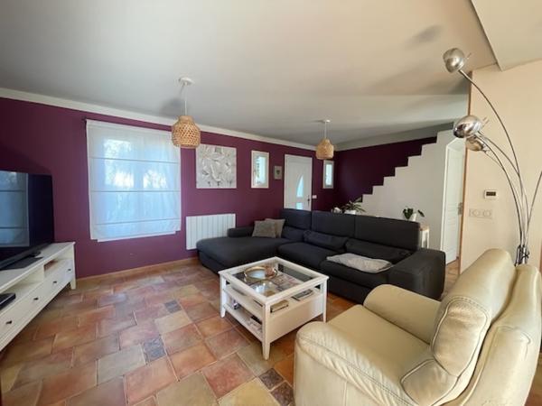 MAISON T6 AVEC JARDIN ET GARAGE