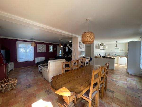 MAISON T6 AVEC JARDIN ET GARAGE