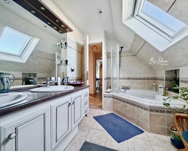 FERRIERES EN BRIE, MAISON FAMILIALE LUMINEUSE SECTEUR CHÂTEAU – 4 CHAMBRES – GRAND JARDIN PISCINABLE