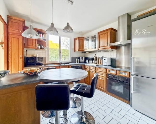 FERRIERES EN BRIE, MAISON FAMILIALE LUMINEUSE SECTEUR CHÂTEAU – 4 CHAMBRES – GRAND JARDIN PISCINABLE