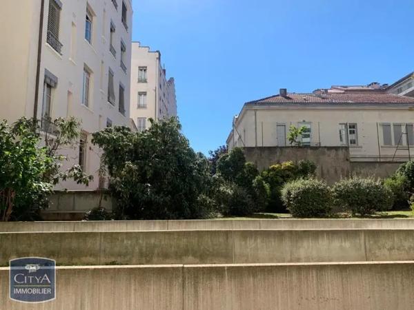 Appartement à louer 1 pièce 37.2m²