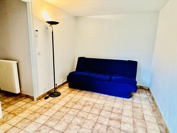 Appartement Chaville RER C 2 pièces 33 m2 loué en meublé calme jardin privatif terrasse sud