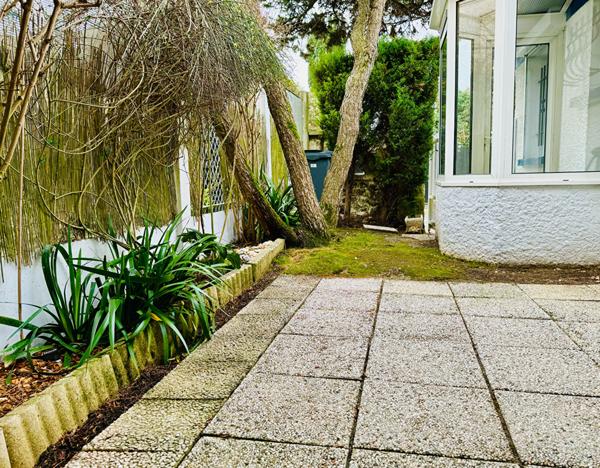 Appartement Chaville RER C 2 pièces 33 m2 loué en meublé calme jardin privatif terrasse sud