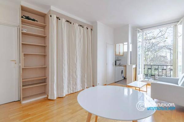 Auteuil Nord - studio 2ème étage - immeuble année 30