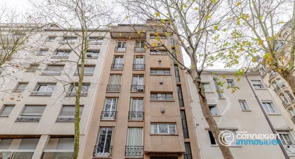 Auteuil Nord - studio 2ème étage - immeuble année 30
