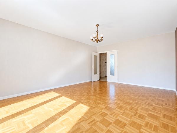 Appartement traversant T4 en dernier étage avec balcon et belle luminosité. Détails des diagnostics énergétiques