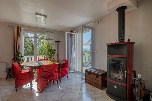 Maison familiale 6 pièces avec jardin, terrasse et sous-sol aménagé - POISY