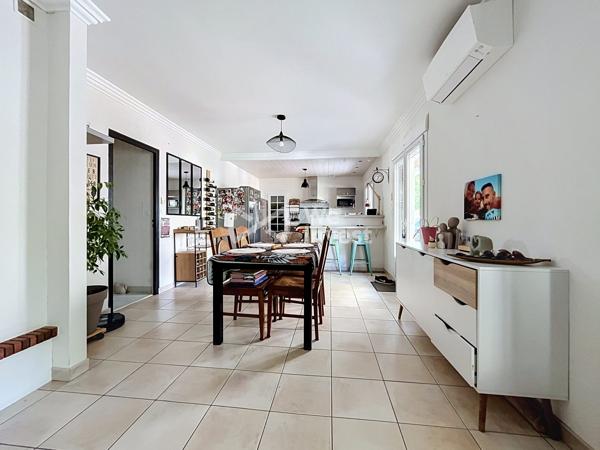 Maison rénovée de 105 m² avec piscine, SPA et 4 619 m² de terrain à Fors