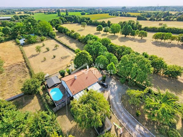 Maison rénovée de 105 m² avec piscine, SPA et 4 619 m² de terrain à Fors