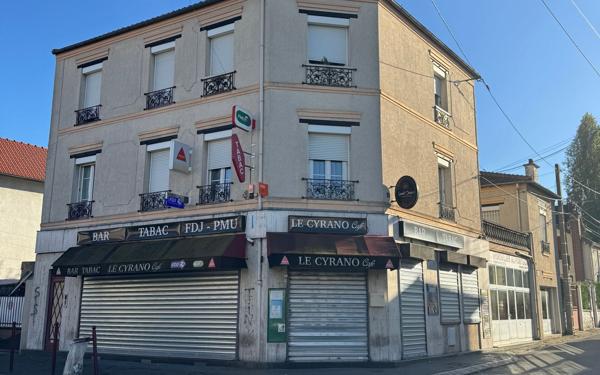 Immeuble à vendre    17 pièces • 436 m2 Bondy