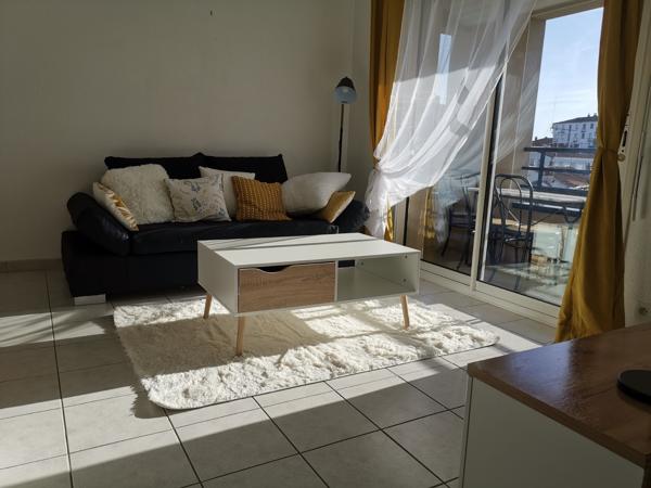 Appartement
                                                                                                                                                                                                                                                                                                                        3 pièce(s)                                                                                                                                                                                                          2 chambre(s)                                                                                                                                                                                                          42  m²