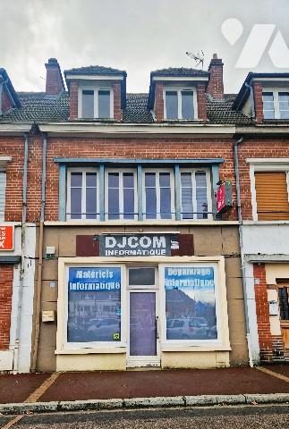 Immeuble à usage mixte commerce / habitation en centre-ville