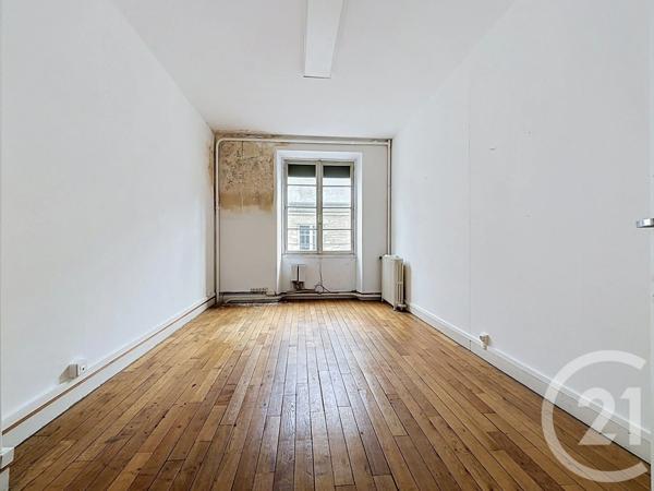 Immeuble à vendre  222,90 m 2   ARGENTAN  - 61