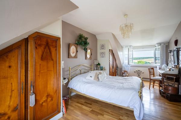 Maison Meulan En Yvelines 7 pièce(s) - 5 chambres