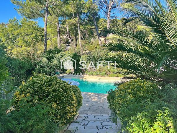 MAS DE CHARME AVEC JARDIN ET PISCINE À QUELQUES PAS DE LA MER