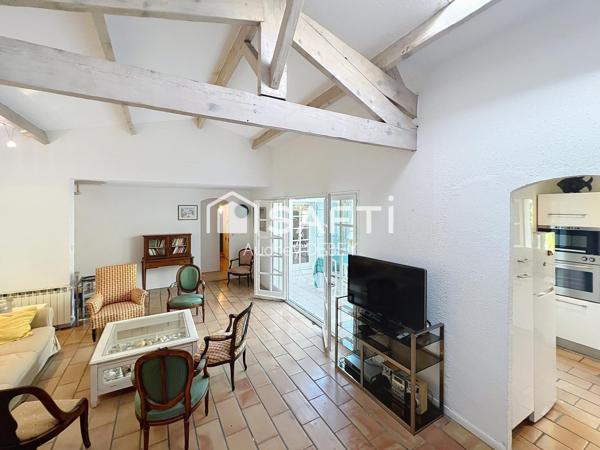 MAS DE CHARME AVEC JARDIN ET PISCINE À QUELQUES PAS DE LA MER