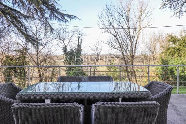 Éblouissant Domaine Rural Niché dans 15 Hectares de Parc et de Bois Verdoyants