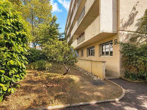 Villeurbanne – Appartement T3 71 m² avec potentiel T4, parking et cave