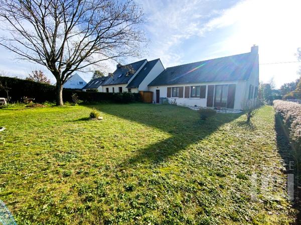 a VENDRE MAISON ANCIENNE RENOVEE 6 CHAMBRES/GARAGE/BEAU JARDIN
