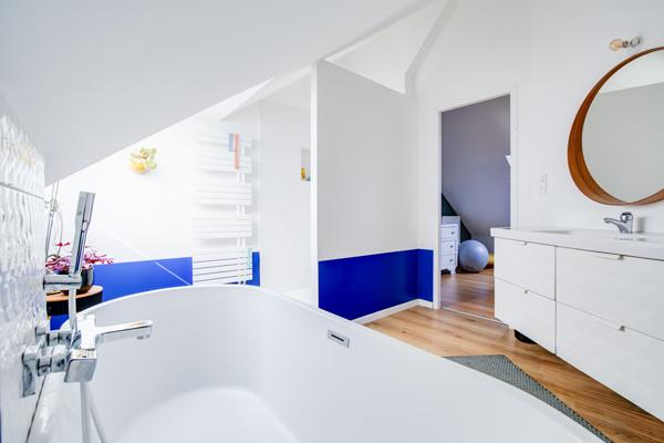 a VENDRE MAISON ANCIENNE RENOVEE 6 CHAMBRES/GARAGE/BEAU JARDIN