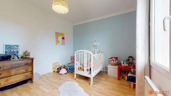 Plain-pied 209 m² au bout d’une impasse, sans vis-à-vis,au calme absolu, à 600m à pied de l'épicerie du village